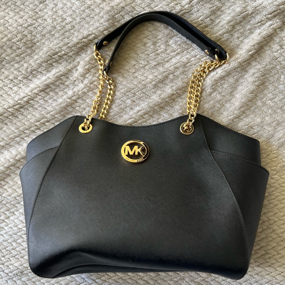 Michael Kors Jet Set Medium Purse